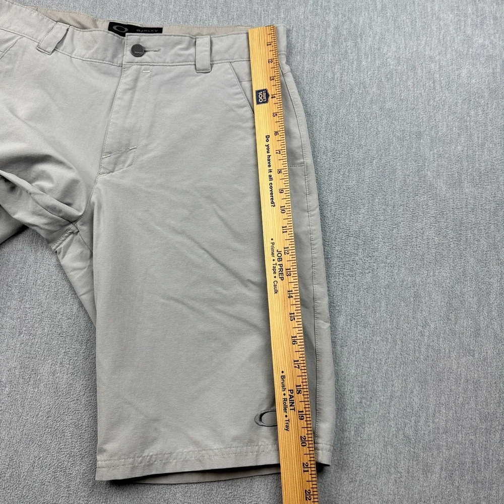 Oakley Shorts Mens 32 Gray Take Golf 12